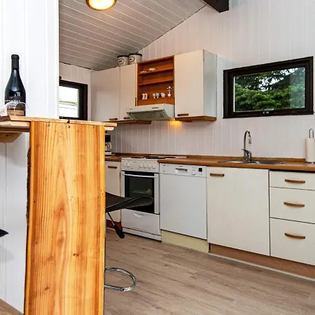 Three-bedroom Holiday In 2 * Hejls