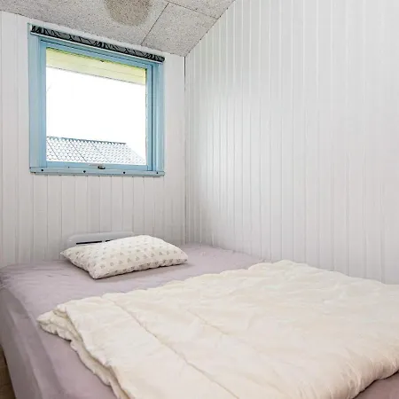 Three-bedroom Holiday In 2 Prázdninový dům *